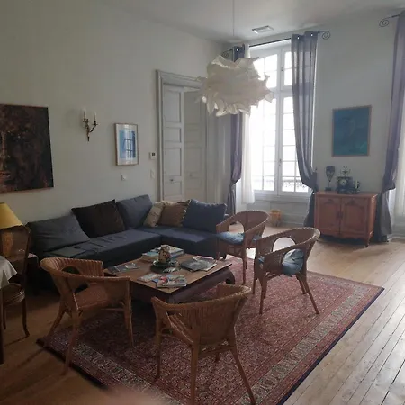 Charming - - Gers לקטור